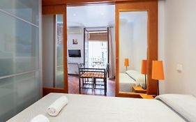 Aparteasy - Turo Park With Lovely Balcony